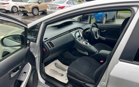 Toyota Prius, 2012 год, 899 000 рублей, 10 фотография