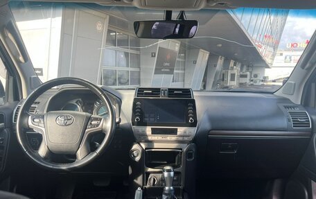 Toyota Land Cruiser Prado 150 рестайлинг 2, 2021 год, 7 200 000 рублей, 6 фотография