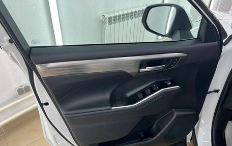 Toyota Highlander, 2025 год, 5 250 000 рублей, 24 фотография