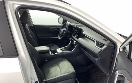 Toyota RAV4, 2024 год, 4 650 000 рублей, 9 фотография