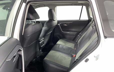 Toyota RAV4, 2024 год, 4 650 000 рублей, 23 фотография