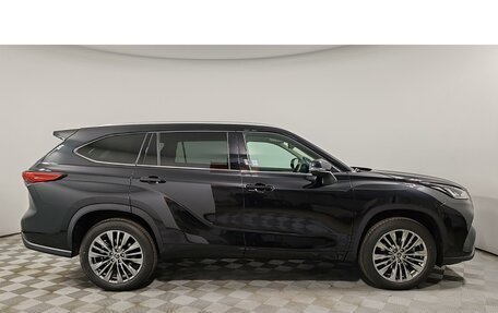 Toyota Highlander, 2024 год, 6 000 000 рублей, 4 фотография