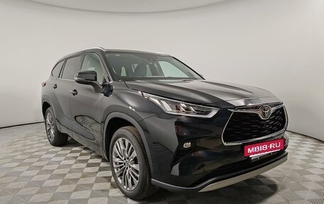 Toyota Highlander, 2024 год, 6 000 000 рублей, 3 фотография