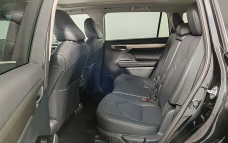 Toyota Highlander, 2024 год, 6 000 000 рублей, 12 фотография