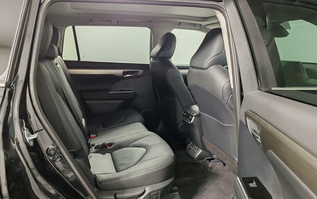 Toyota Highlander, 2024 год, 6 000 000 рублей, 19 фотография