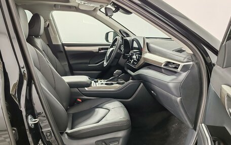 Toyota Highlander, 2024 год, 6 000 000 рублей, 20 фотография