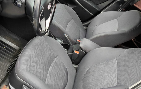 Hyundai Solaris II рестайлинг, 2012 год, 880 000 рублей, 13 фотография
