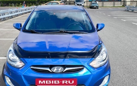 Hyundai Solaris II рестайлинг, 2012 год, 880 000 рублей, 2 фотография