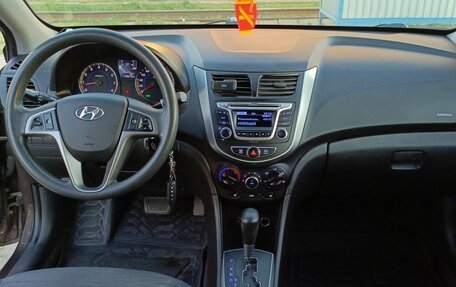 Hyundai Solaris II рестайлинг, 2015 год, 1 090 000 рублей, 11 фотография