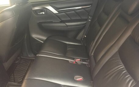 Mitsubishi Pajero Sport III рестайлинг, 2018 год, 2 100 000 рублей, 2 фотография