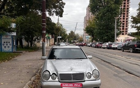 Mercedes-Benz E-Класс, 1996 год, 230 000 рублей, 2 фотография
