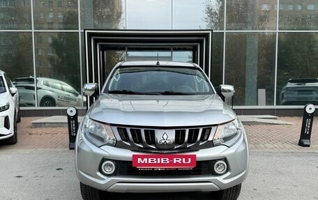 Mitsubishi L200 IV рестайлинг, 2017 год, 1 989 000 рублей, 2 фотография