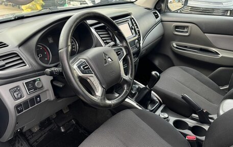 Mitsubishi L200 IV рестайлинг, 2017 год, 1 989 000 рублей, 11 фотография