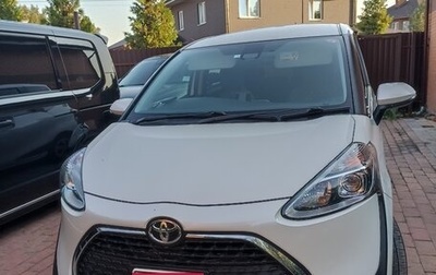 Toyota Sienta II, 2021 год, 1 650 000 рублей, 1 фотография