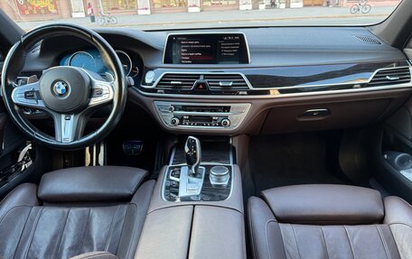 BMW 7 серия, 2018 год, 3 800 000 рублей, 15 фотография
