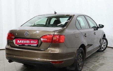 Volkswagen Jetta VI, 2013 год, 1 050 000 рублей, 4 фотография
