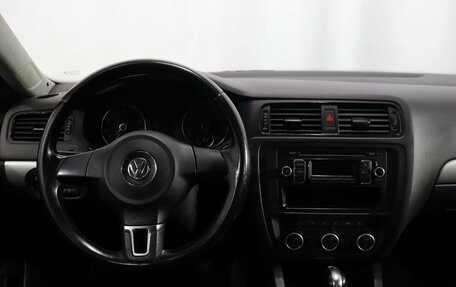 Volkswagen Jetta VI, 2013 год, 1 050 000 рублей, 15 фотография