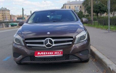 Mercedes-Benz A-Класс, 2015 год, 1 400 000 рублей, 1 фотография