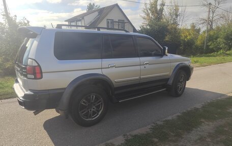 Mitsubishi Pajero Sport II рестайлинг, 2004 год, 1 100 000 рублей, 3 фотография