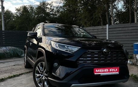 Toyota RAV4, 2021 год, 4 190 000 рублей, 1 фотография