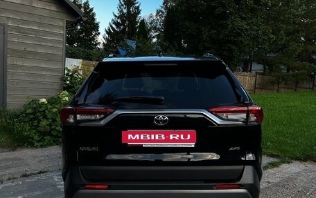 Toyota RAV4, 2021 год, 4 190 000 рублей, 4 фотография