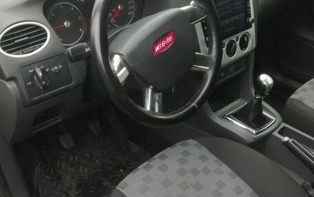 Ford Focus II рестайлинг, 2005 год, 440 000 рублей, 1 фотография
