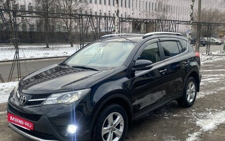 Toyota RAV4, 2015 год, 1 900 000 рублей, 2 фотография