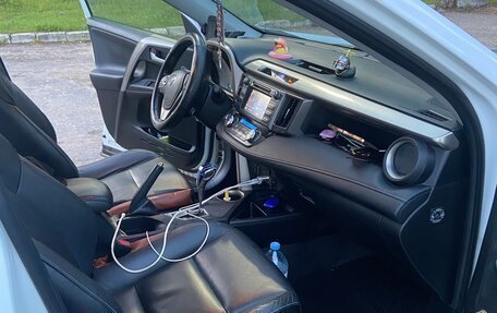 Toyota RAV4, 2014 год, 1 800 000 рублей, 8 фотография