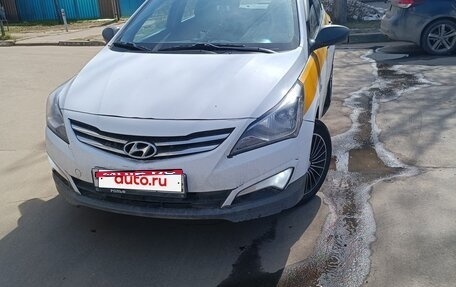 Hyundai Solaris II рестайлинг, 2015 год, 675 000 рублей, 1 фотография