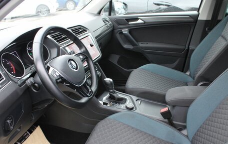 Volkswagen Tiguan II, 2019 год, 2 275 000 рублей, 19 фотография