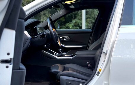 BMW 3 серия, 2019 год, 3 890 000 рублей, 9 фотография