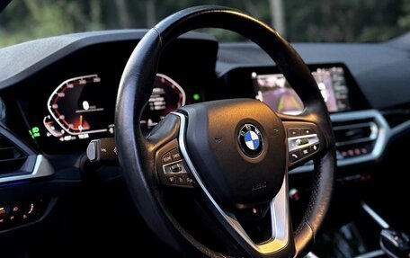 BMW 3 серия, 2019 год, 3 890 000 рублей, 21 фотография