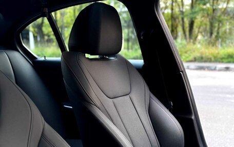 BMW 3 серия, 2019 год, 3 890 000 рублей, 23 фотография