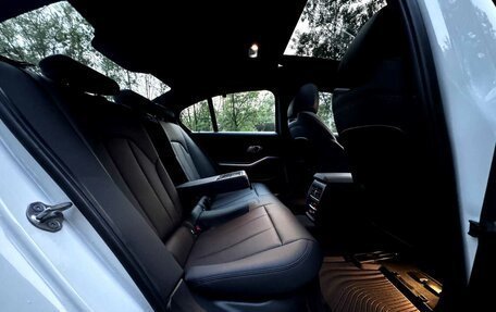 BMW 3 серия, 2019 год, 3 890 000 рублей, 26 фотография