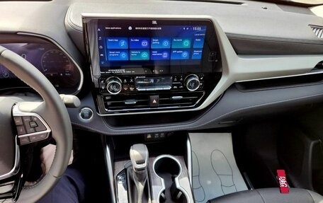 Toyota Highlander, 2025 год, 6 050 000 рублей, 9 фотография