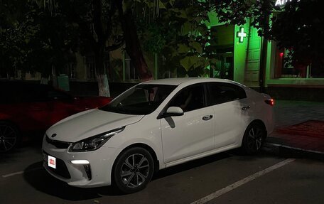 KIA Rio IV, 2018 год, 1 550 000 рублей, 2 фотография