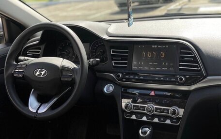 Hyundai Avante, 2019 год, 1 900 000 рублей, 9 фотография