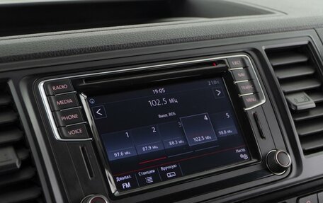Volkswagen Multivan T6 рестайлинг, 2016 год, 3 462 580 рублей, 17 фотография