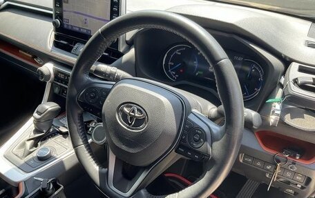 Toyota RAV4, 2022 год, 2 750 000 рублей, 15 фотография