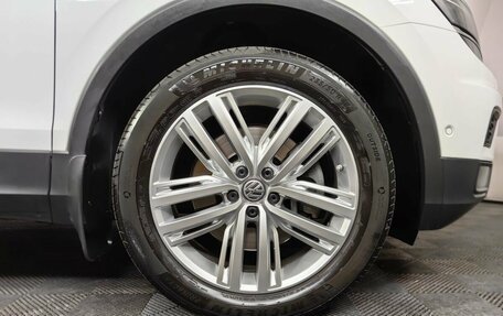 Volkswagen Tiguan II, 2018 год, 3 190 000 рублей, 18 фотография