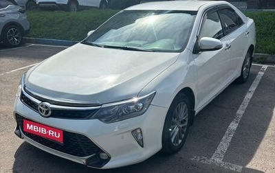 Toyota Camry, 2018 год, 1 900 000 рублей, 1 фотография