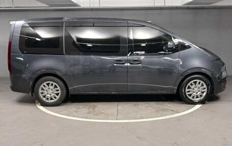 Hyundai Staria, 2021 год, 2 620 000 рублей, 4 фотография