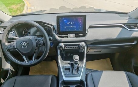 Toyota RAV4, 2022 год, 2 489 000 рублей, 7 фотография