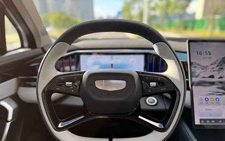 Geely Atlas, 2024 год, 2 350 000 рублей, 4 фотография
