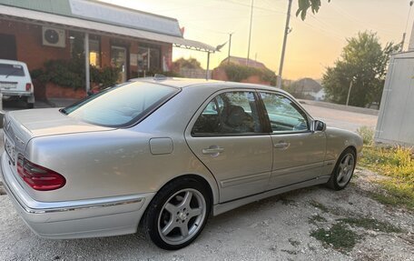 Mercedes-Benz E-Класс, 2001 год, 590 000 рублей, 3 фотография
