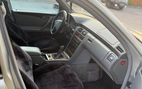 Mercedes-Benz E-Класс, 2001 год, 590 000 рублей, 8 фотография