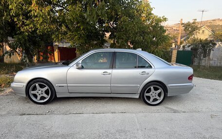 Mercedes-Benz E-Класс, 2001 год, 590 000 рублей, 5 фотография