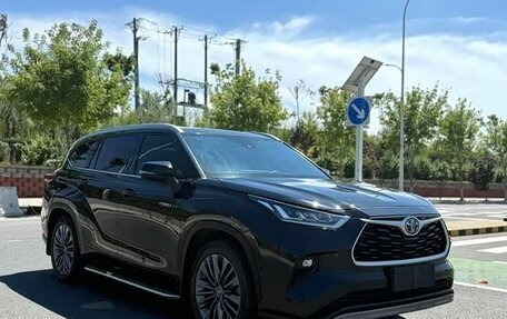 Toyota Highlander, 2022 год, 2 850 006 рублей, 3 фотография