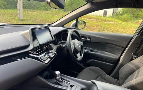 Toyota C-HR I рестайлинг, 2016 год, 1 590 000 рублей, 6 фотография
