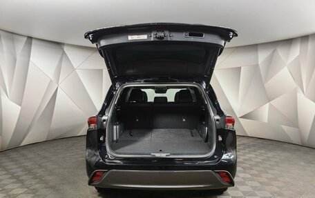 Toyota Highlander, 2021 год, 5 610 000 рублей, 21 фотография